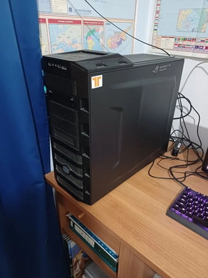 Coolermaster desktop like new with Samsung 22 inch full HD monitor