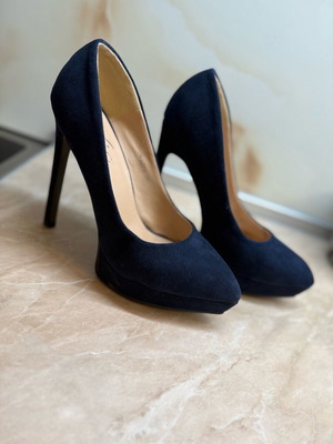Suede pumps like new, dark blue, size 38
