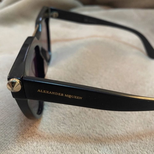 Alexander McQueen Sunglasses like new, black