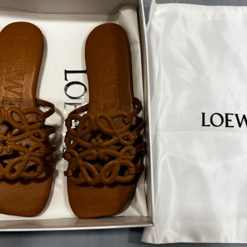 Loewe πέδιλα καινούρια, μέγεθος 39, καφέ