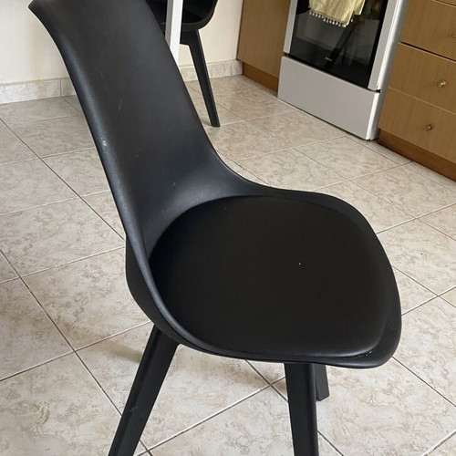Chairs set of 4 black with leatherette seats like new