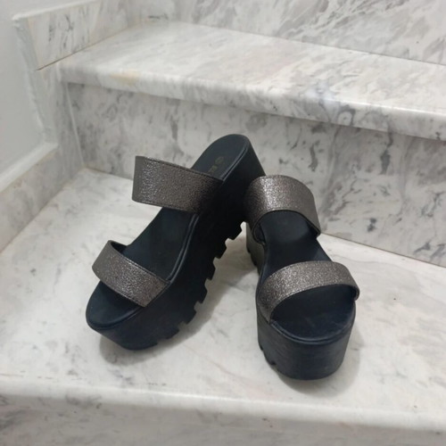 Platform sandals used, size 39, black and silver