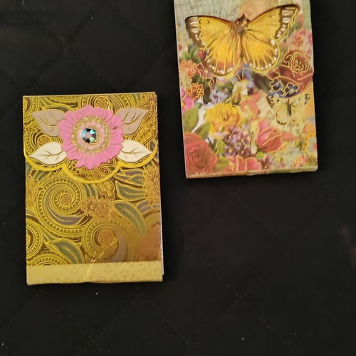 Notepads with magnet like new, set of 2