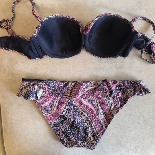 Oysho women's swimsuit size M used, multicolor with removable straps