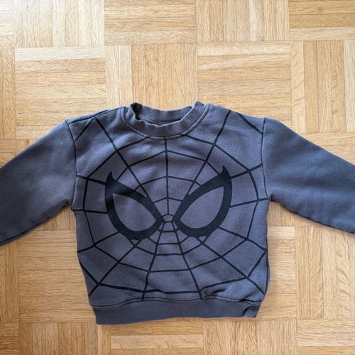 H&M sweatshirt like new for ages 2-4