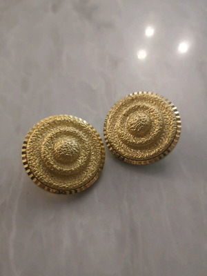 Women's earrings like new, gold-colored