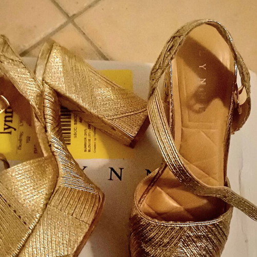 Lynne women's sandals like new, gold, size 39