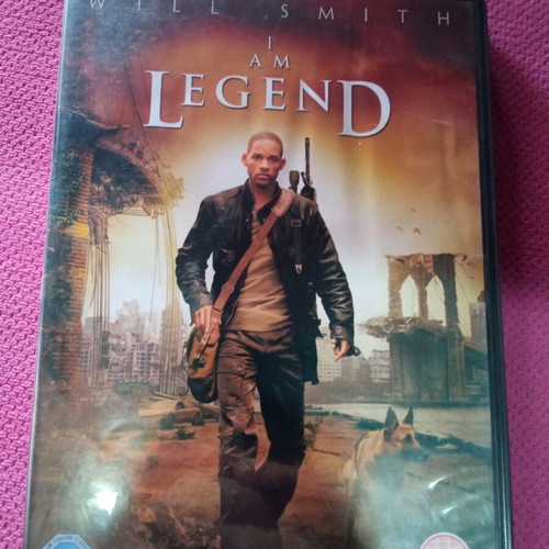 I Am Legend DVD like new, adventure thriller horror, subbed