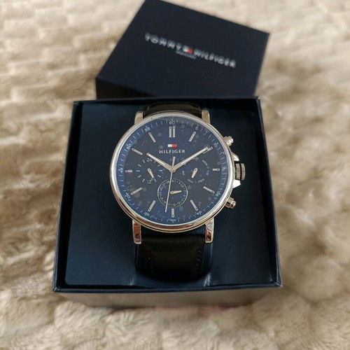 Tommy Hilfiger men's watch new, black leather strap, blue dial