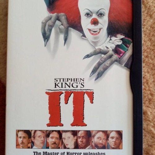 Stephen King's IT 2002 DVD edition with Greek subtitles
