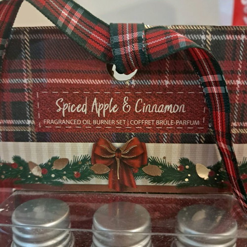 Aromatherapy oil burner set new, with 3 spiced apple and cinnamon oils