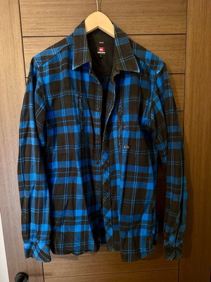 Quiksilver checked shirt large used, black and blue