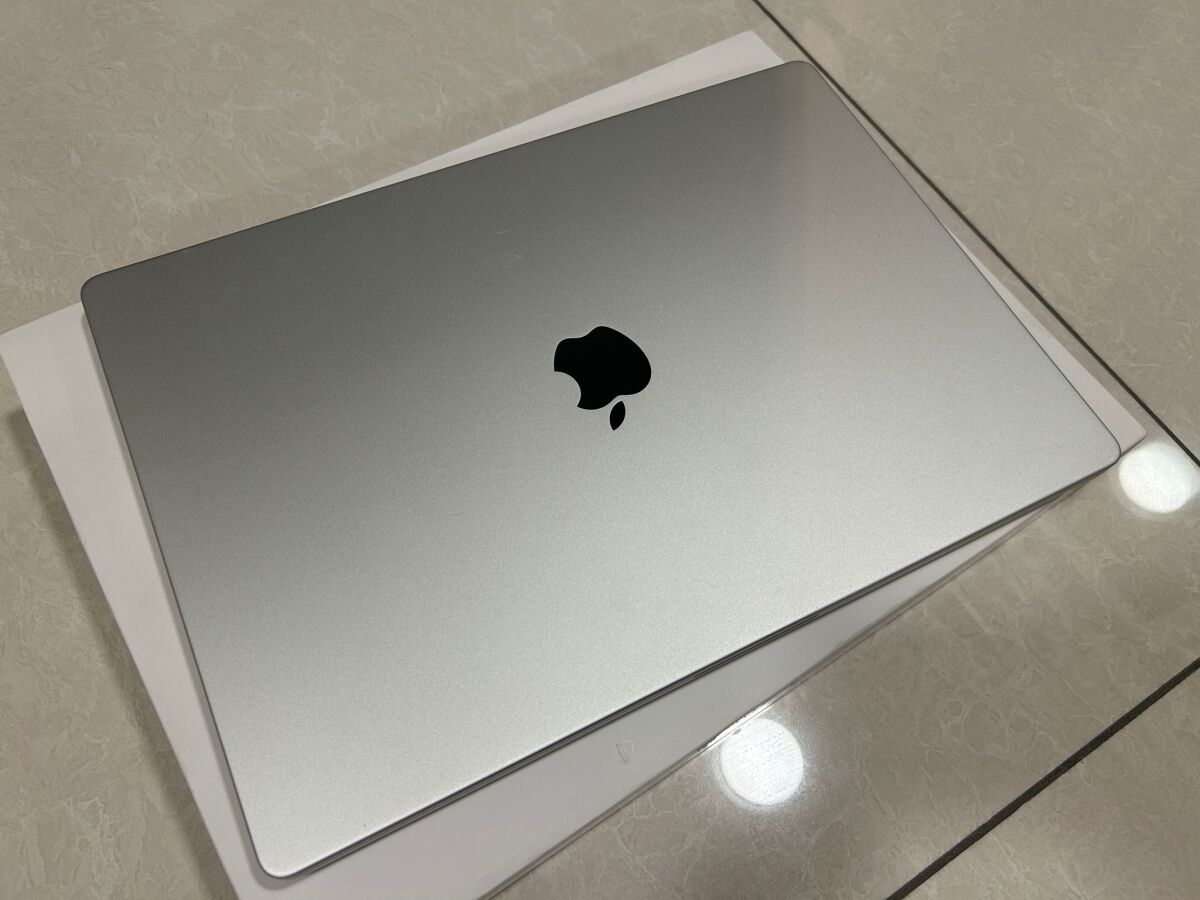 MacBook Pro 16 MacBook Pro 16
