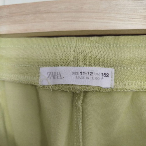 Zara yellow bermuda shorts for boys used, size 11-12