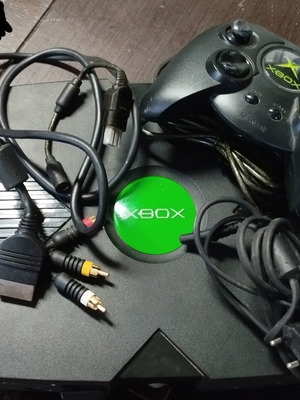 Microsoft Xbox Classic κονσόλα με χειριστήριο και καλώδια