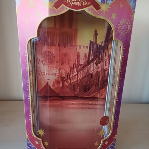 Esmeralda Disney Store Limited Edition Doll Box like new