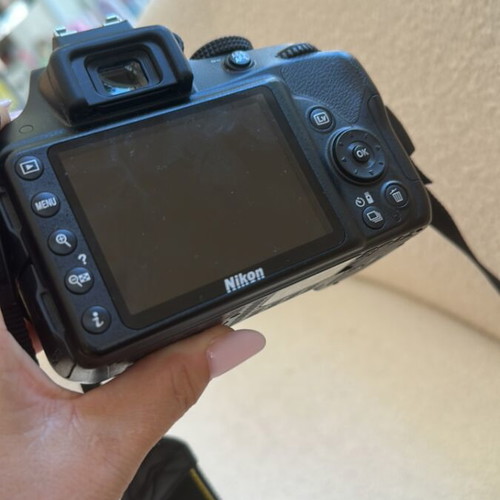 Nikon Digital Camera D3300 like new, charger missing