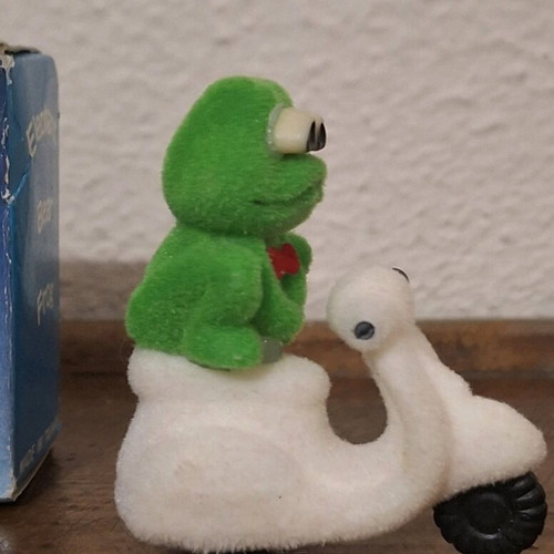 Vintage 90s plush frog with Vespa miniature used, decorative with box