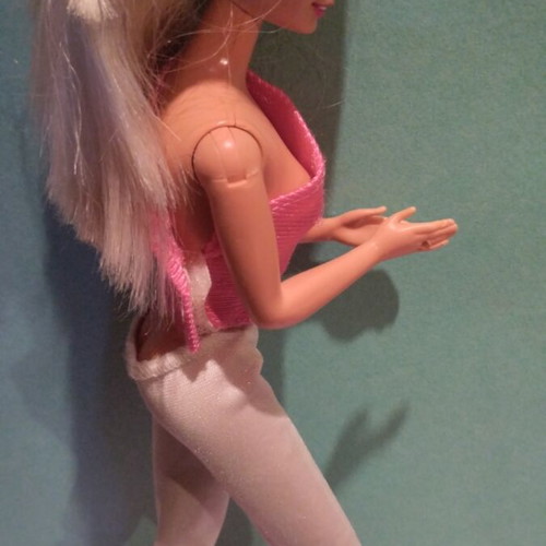 Barbie vintage doll blue eyes used with eyebrow defect