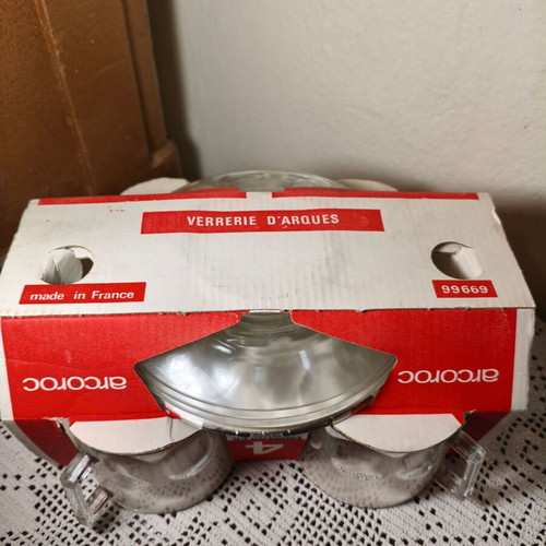 Arcoroc Vintage 1970s Coffee Cups and Saucers Set 8 Pieces New