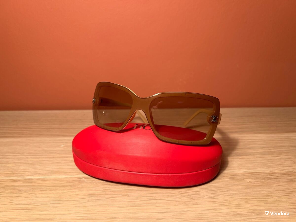 Vintage authentic Chanel sunglasses… - € 139,00 - Vendora.cy display picture 3