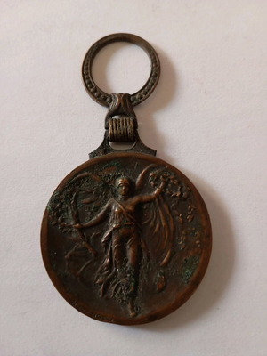 Bronze Allied Medal of World War I used, with time patina