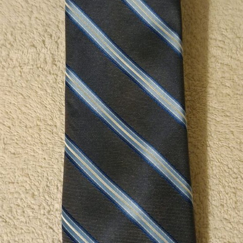 Chaps men's tie new, dark blue with light blue and yellow stripes