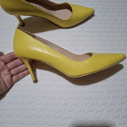Leather yellow pumps size 37 new