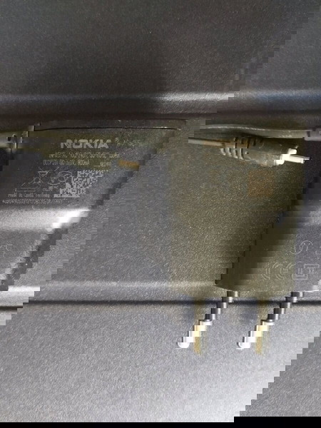 Φορτιστής παλαιού κινητού Nokia AC15E