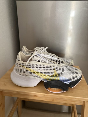 Nike Air Zoom SuperRep 2 athletic shoes like new, size 37.5, white