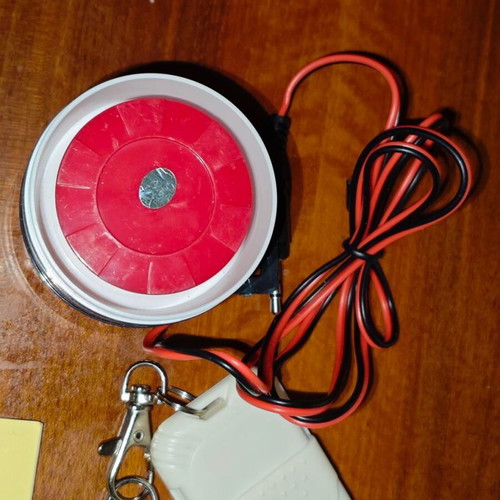 Home Security wireless alarm system like new with remote controls and siren