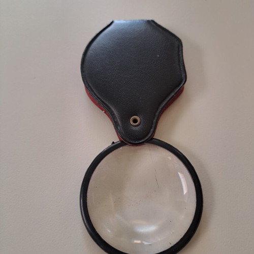 Magnifying glass pocket, like new, 5cm diameter
