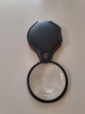 Magnifying glass pocket, like new, 5cm diameter