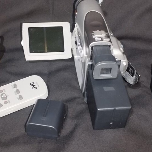 JVC GR-D248E Minidv Video Camera like new with accessories