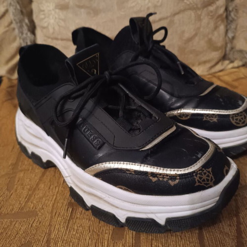 Guess Chunky Shoes Size 40 Like New Black with Monogram