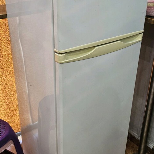 White refrigerator 170×55×55 like new