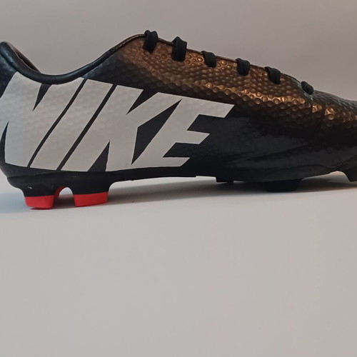 Nike football shoes with studs like new, size 35.5