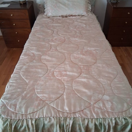 Single bed with mattress like new, 1.90x0.90 m