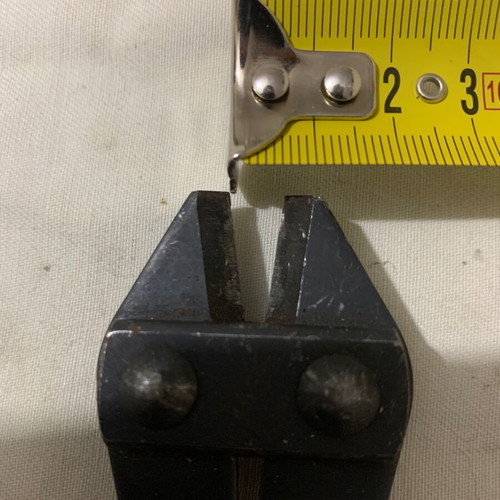 Wire cutter for thin wires used