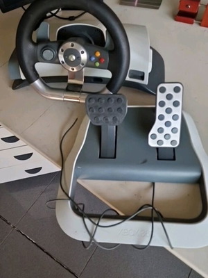 Xbox 360 волан и педали използвани, с леки повреди