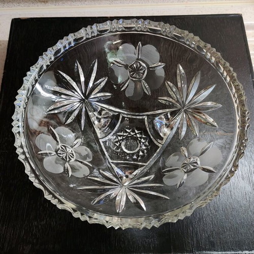 Handmade crystal decorative fruit bowl and jardiniere like new
