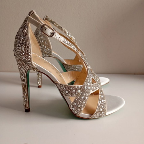 Betsey Johnson sandals new, size 37, white