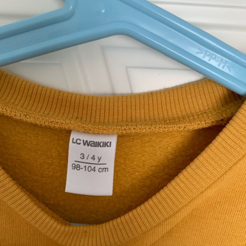 Children's sweatshirt like new, sizes 98-104 cm, ages 3-4