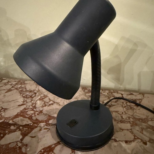 Table lamp with adjustable arm like new, black desk light