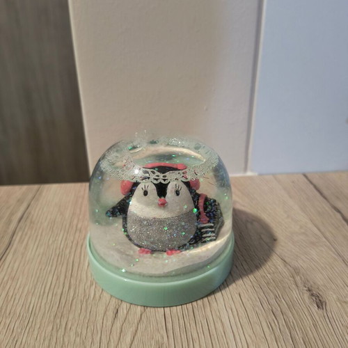 Sephora Snow Globe Penguin like new