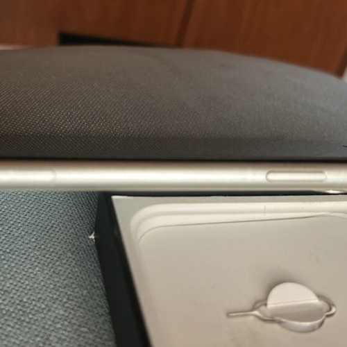iPhone 11 like new, first hand