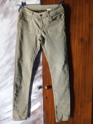 H&M low-rise elastic khaki jeans