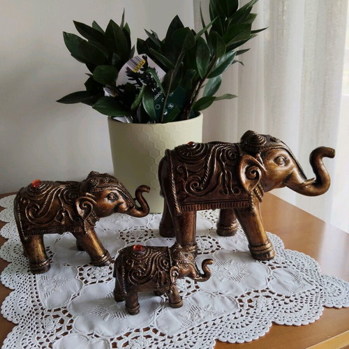 Decorative embossed elephant figurines like new, handmade
