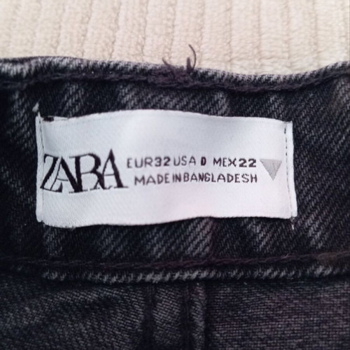 Zara black mid-rise denim shorts new, size XS