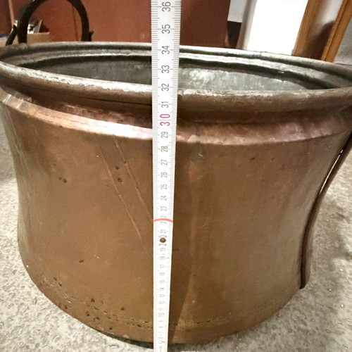 Traditional hammered copper cauldron with tin lining and metal handles, 45L